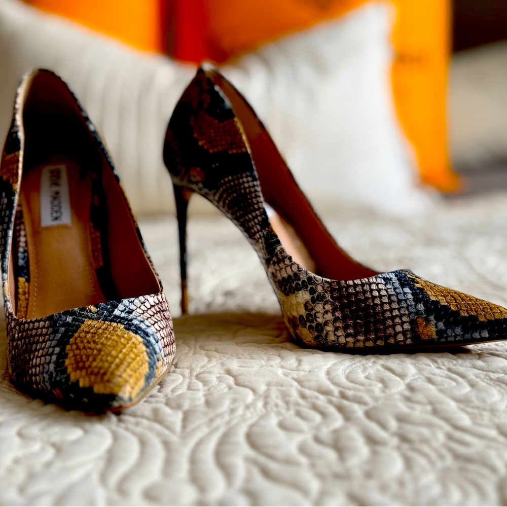 Steve Madden heels size 6 1/2 only worn a few times